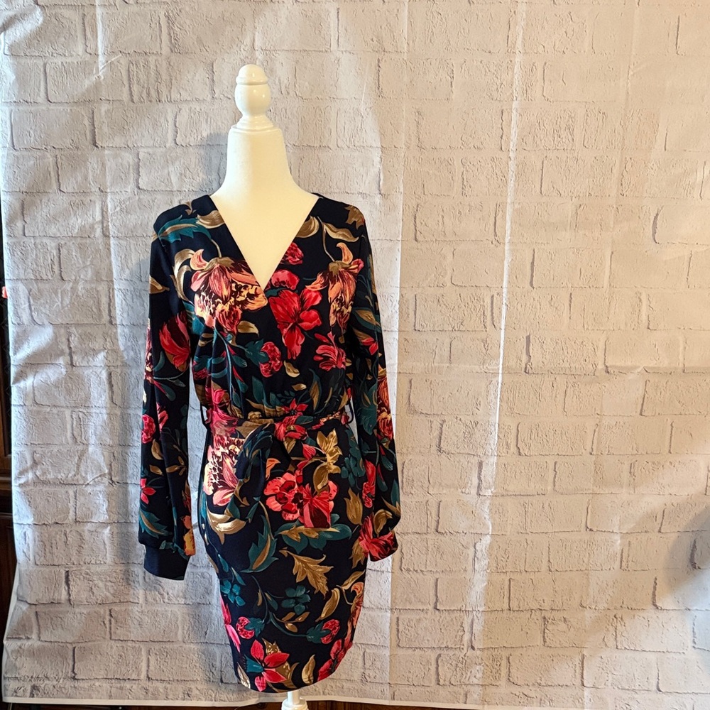 Floral V-Neck Long Sleeve Dress